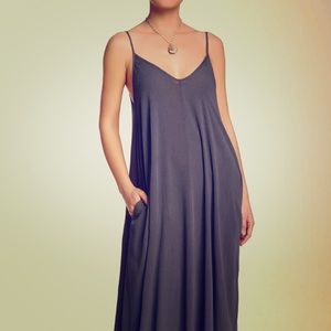 Maxi dress with pockets